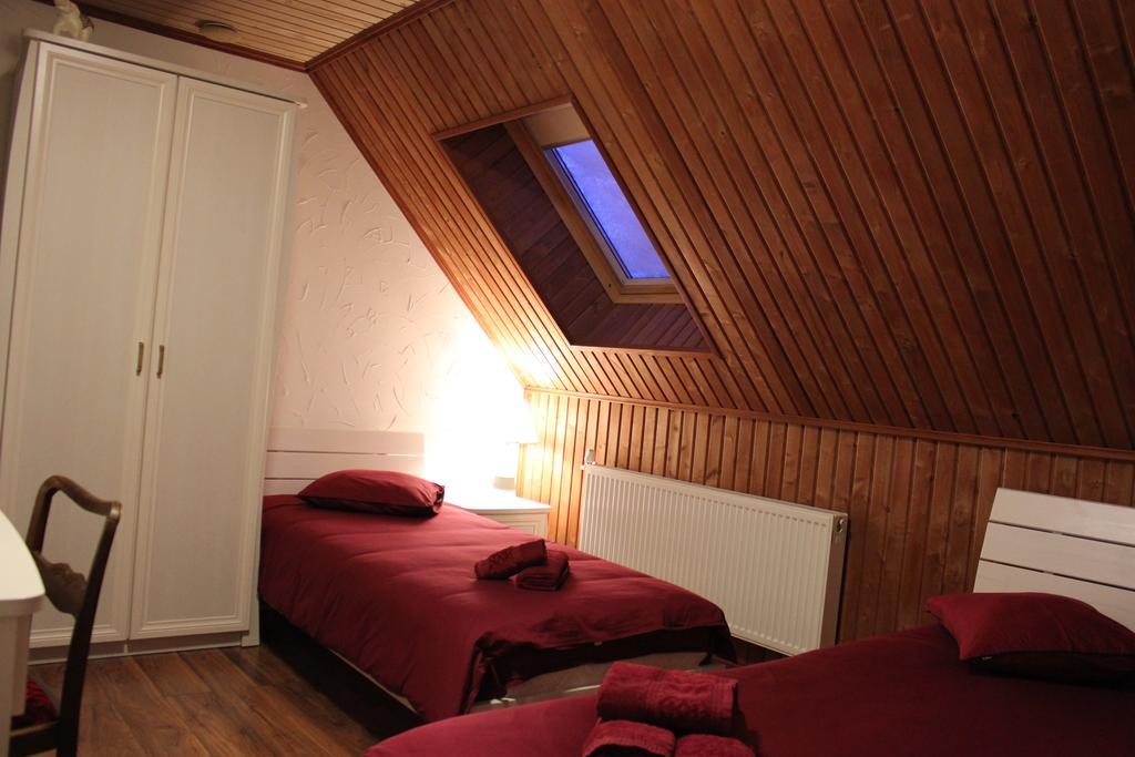 Krapi Guesthouse Treimani Quarto foto